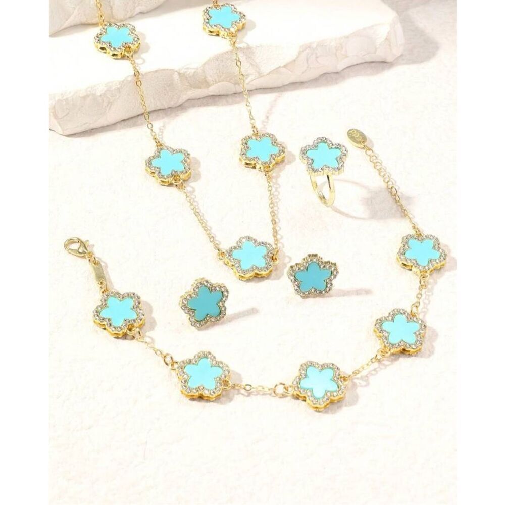 Clover Jewelry Set - Picture 5 of 7